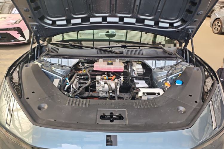 Used Lynk & Co Z10 2025 95 kWh 766 km Range Rear-Wheel Drive Max Engine Bay