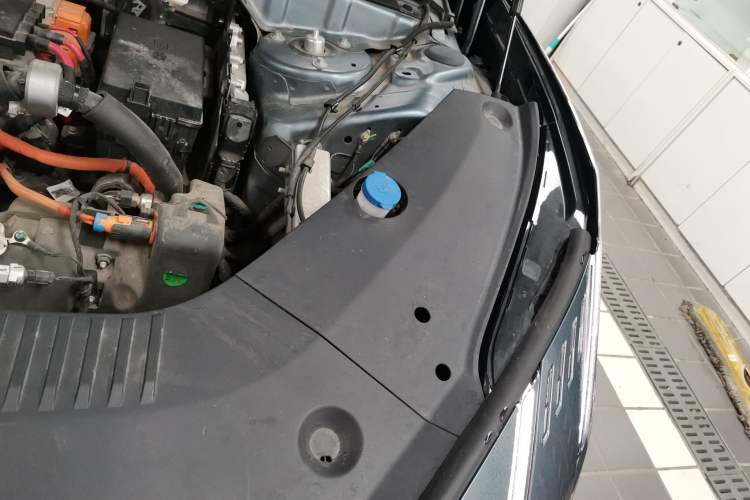 Used Lynk & Co Z10 2025 95 kWh 702 km All-Wheel Drive Intelligent Driving Ultra Engine Bay Left