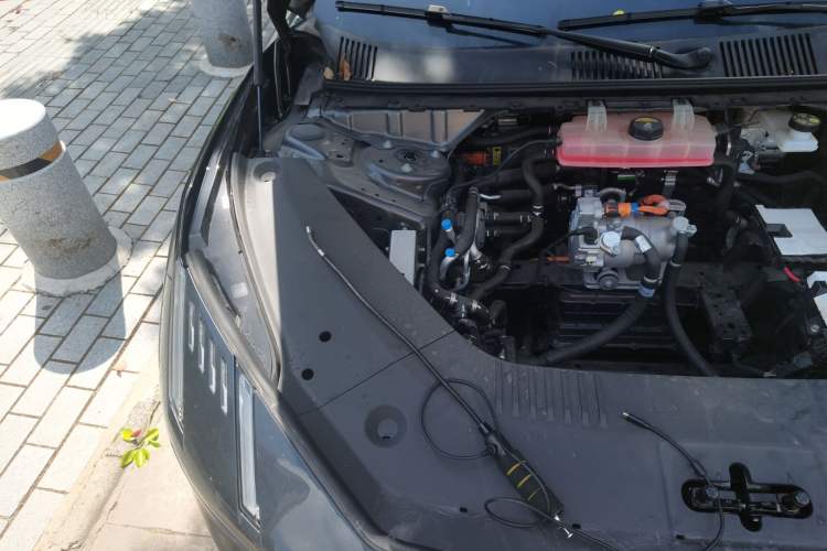 Used Lynk & Co Z10 2025 95 kWh 766 km Range Rear-Wheel Drive Max Engine Bay Right