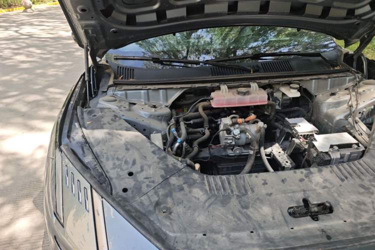 Used Lynk & Co Z10 2025 95 kWh 766 km Range Rear-Wheel Drive Max Engine Bay Right