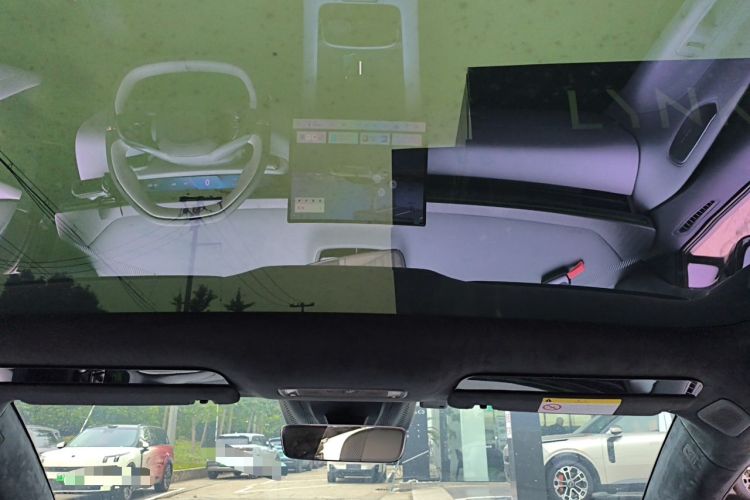 Used Lynk & Co Z10 2025 95 kWh 766 km Range Rear-Wheel Drive Max Headliner