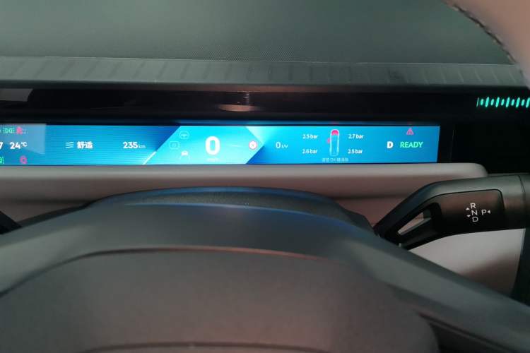 Used Lynk & Co Z10 2025 95 kWh 702 km All-Wheel Drive Intelligent Driving Ultra Instrument Cluster