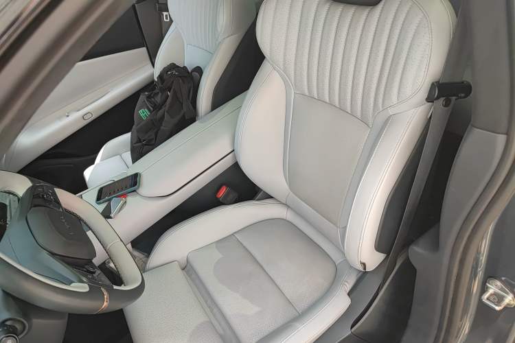 Used Lynk & Co Z10 2025 95 kWh 702 km All-Wheel Drive Intelligent Driving Ultra Left Front Seat