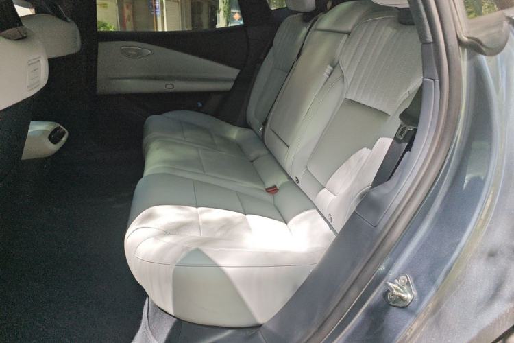 Used Lynk & Co Z10 2025 95 kWh 766 km Range Rear-Wheel Drive Max Left Rear Seat