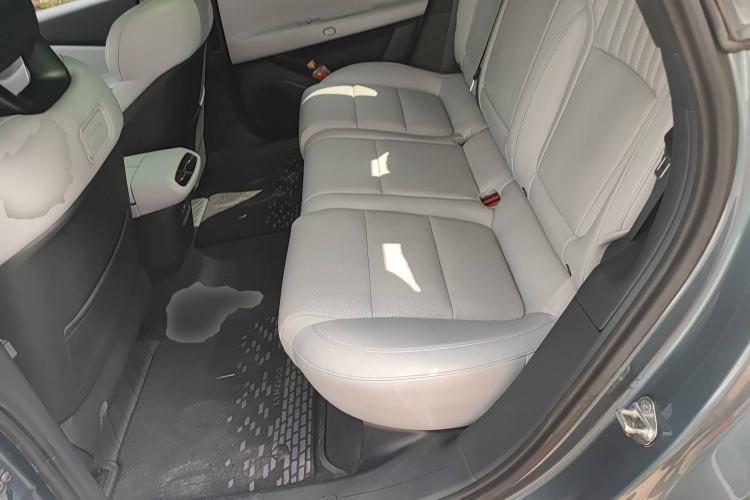 Used Lynk & Co Z10 2025 95 kWh 702 km All-Wheel Drive Intelligent Driving Ultra Left Rear Seat