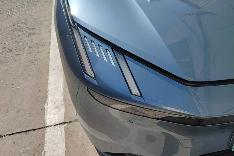 Used Lynk & Co Z10 2025 95 kWh 702 km All-Wheel Drive Intelligent Driving Ultra Right Front Headlight