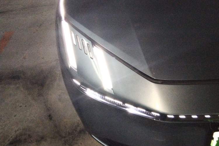 Used Lynk & Co Z10 2025 95 kWh 702 km All-Wheel Drive Intelligent Driving Ultra Right Front Headlight