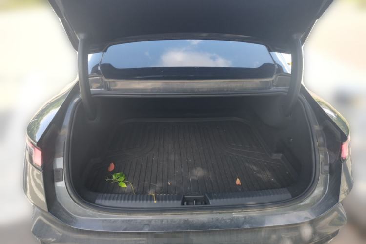 Used Lynk & Co Z10 2025 95 kWh 766 km Range Rear-Wheel Drive Max Trunk