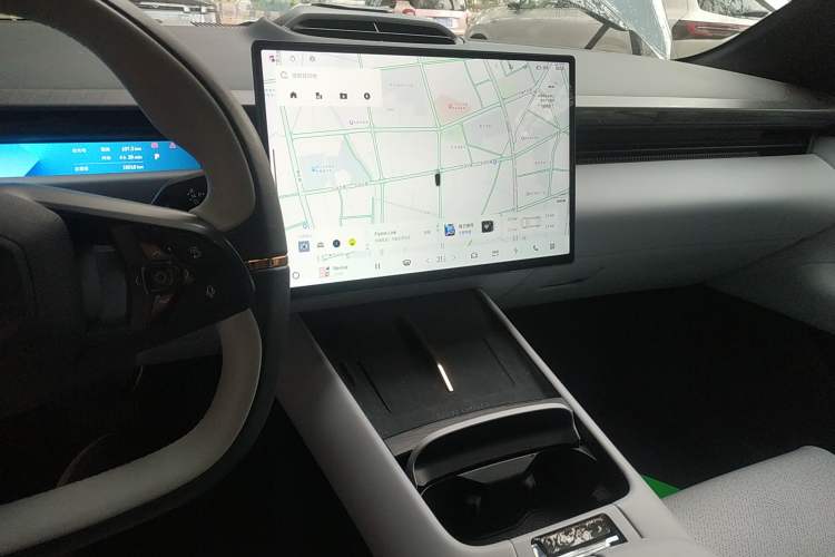 Used Lynk & Co Z10 2025 95 kWh 702 km All-Wheel Drive Intelligent Driving Ultra Audio And AC Panel