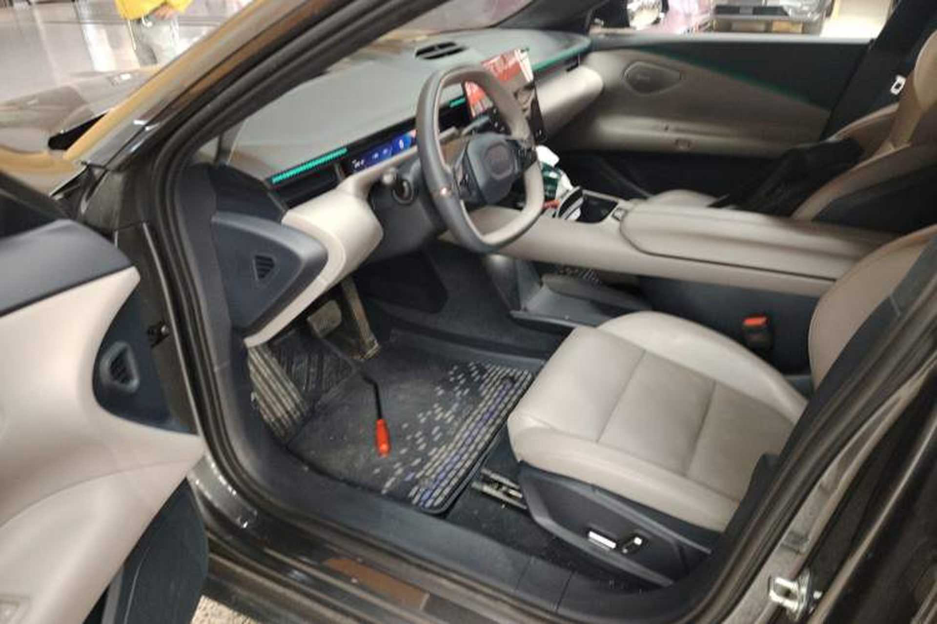 Used Lynk & Co Z10 2025 95 kWh 766 km Range Rear-Wheel Drive Max Driver Seat