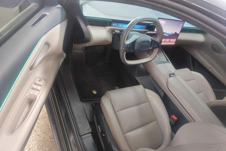 Used Lynk & Co Z10 2025 95 kWh 766 km Range Rear-Wheel Drive Max Driver Seat