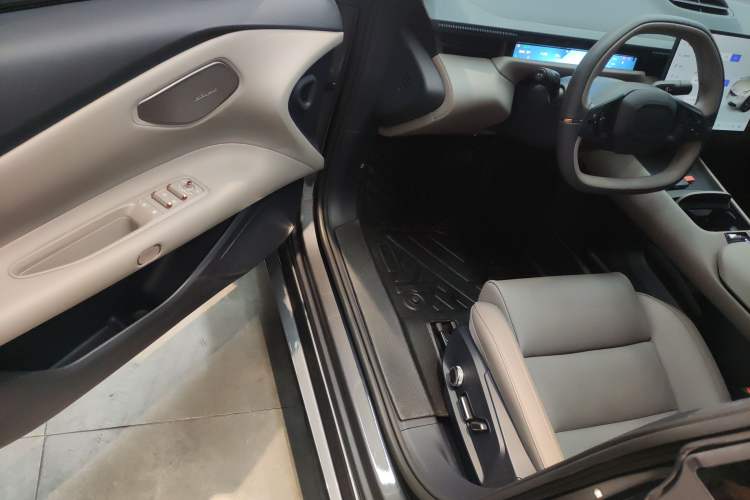 Used Lynk & Co Z10 2025 95 kWh 702 km All-Wheel Drive Intelligent Driving Ultra Driver Seat