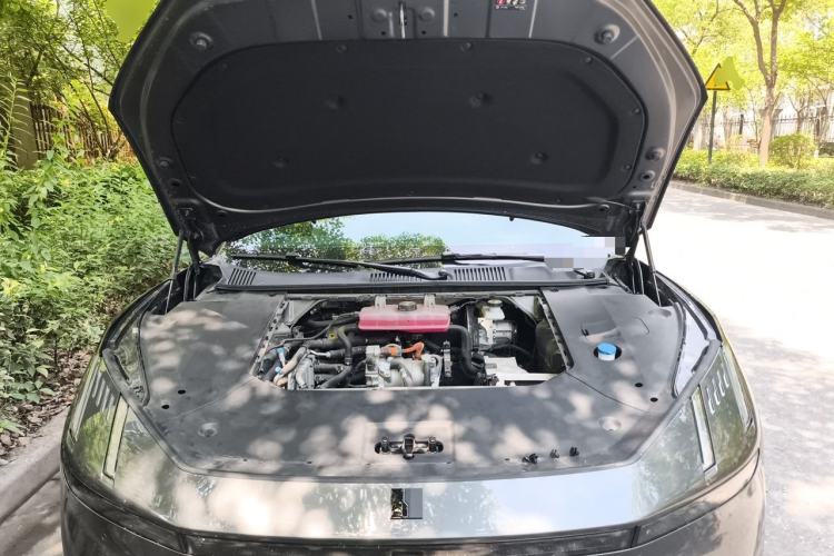 Used Lynk & Co Z10 2025 95 kWh 766 km Range Rear-Wheel Drive Max Engine Bay