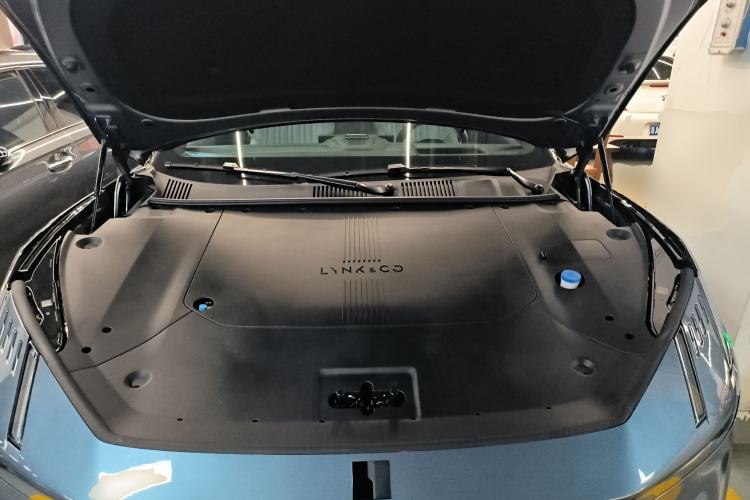 Used Lynk & Co Z10 2025 95 kWh 702 km All-Wheel Drive Intelligent Driving Ultra Engine Bay