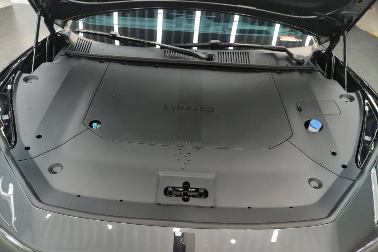 Used Lynk & Co Z10 2025 95 kWh 702 km All-Wheel Drive Intelligent Driving Ultra Engine Bay