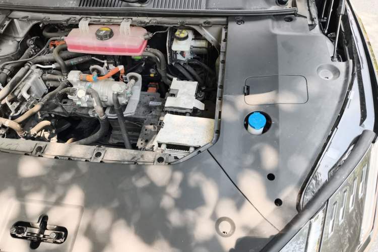 Used Lynk & Co Z10 2025 95 kWh 766 km Range Rear-Wheel Drive Max Engine Bay Left