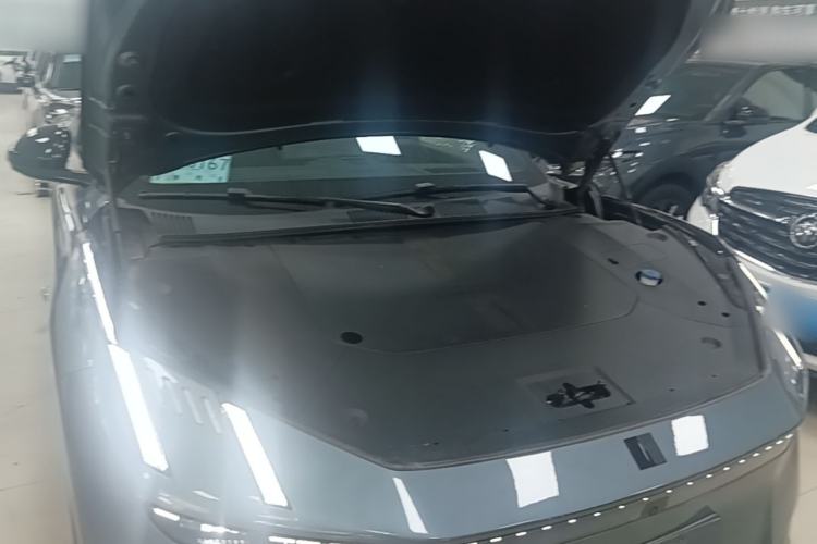 Used Lynk & Co Z10 2025 95 kWh 766 km Range Rear-Wheel Drive Max Engine Bay