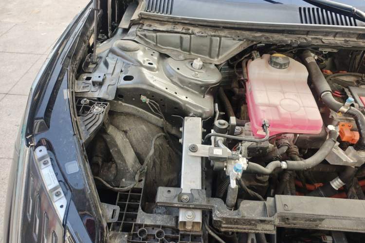 Used Lynk & Co Z10 2025 95 kWh 702 km All-Wheel Drive Intelligent Driving Ultra Engine Bay Right