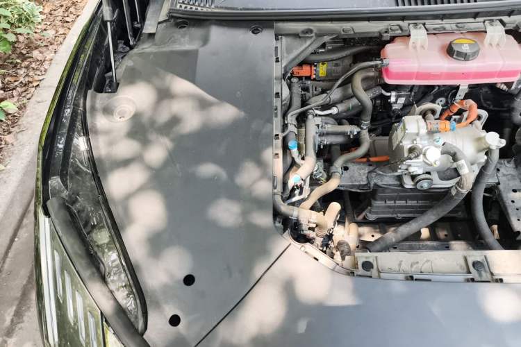 Used Lynk & Co Z10 2025 95 kWh 766 km Range Rear-Wheel Drive Max Engine Bay Right