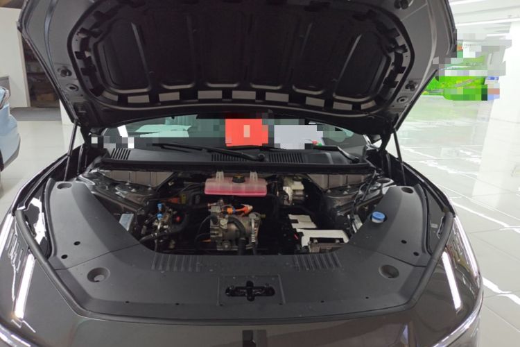 Used Lynk & Co Z10 2025 71 kWh 602 km Range Rear-Wheel Drive Pro Engine Bay