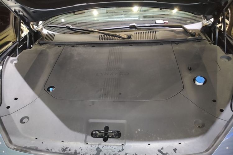 Used Lynk & Co Z10 2025 95 kWh 702 km All-Wheel Drive Intelligent Driving Ultra Engine Bay