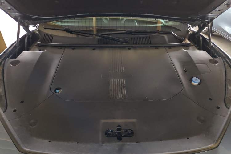 Used Lynk & Co Z10 2025 95 kWh 702 km All-Wheel Drive Intelligent Driving Ultra Engine Bay
