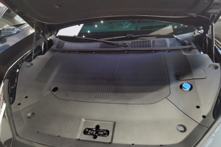 Used Lynk & Co Z10 2025 95 kWh 766 km Range Rear-Wheel Drive Max Engine Bay