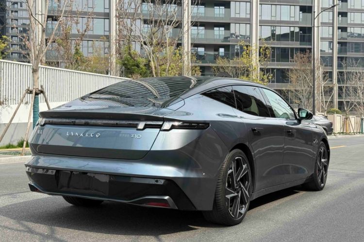 Used Lynk & Co Z10 2025 95 kWh 702 km All-Wheel Drive Intelligent Driving Ultra Exterior 1