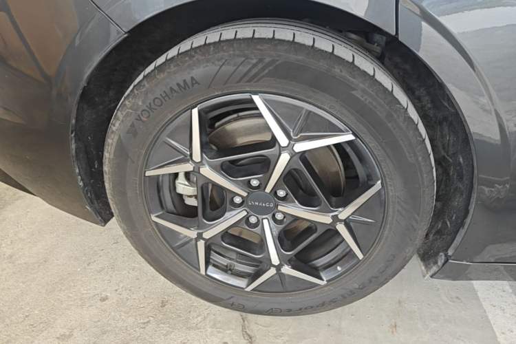 Used Lynk & Co Z10 2025 95 kWh 766 km Range Rear-Wheel Drive Max Exterior 2
