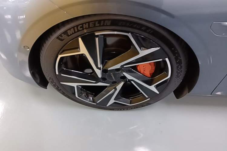 Used Lynk & Co Z10 2025 95 kWh 702 km All-Wheel Drive Intelligent Driving Ultra Exterior 4