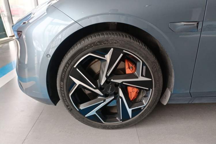 Used Lynk & Co Z10 2025 95 kWh 702 km All-Wheel Drive Intelligent Driving Ultra Exterior 4