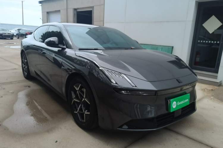 Used Lynk & Co Z10 2025 95 kWh 766 km Range Rear-Wheel Drive Max Front Right 45 Deg