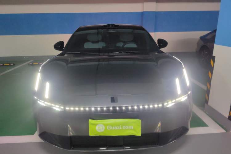 Used Lynk & Co Z10 2025 95 kWh 806 km Range Rear-Wheel Drive Advanced Driver-Assistance System Max Front