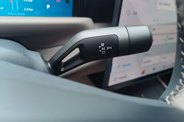 Used Lynk & Co Z10 2025 95 kWh 766 km Range Rear-Wheel Drive Max Gear Lever