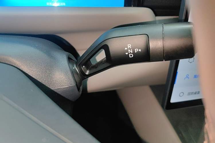 Used Lynk & Co Z10 2025 95 kWh 766 km Range Rear-Wheel Drive Max Gear Lever