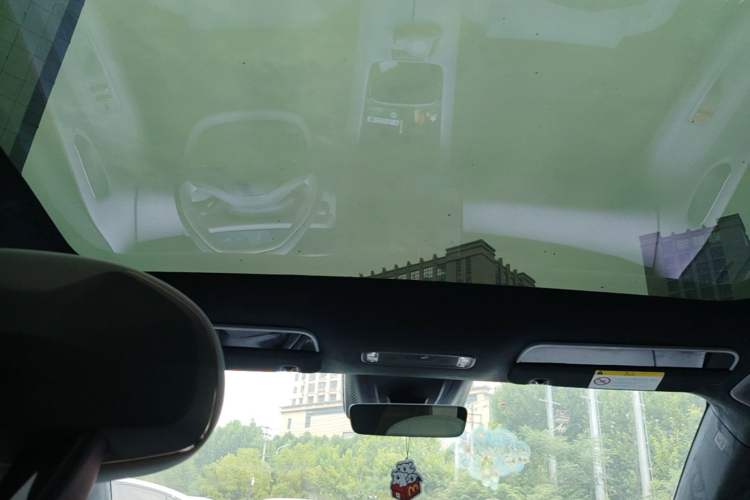 Used Lynk & Co Z10 2025 95 kWh 766 km Range Rear-Wheel Drive Max Headliner