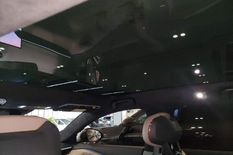 Used Lynk & Co Z10 2025 95 kWh 766 km Range Rear-Wheel Drive Max Headliner