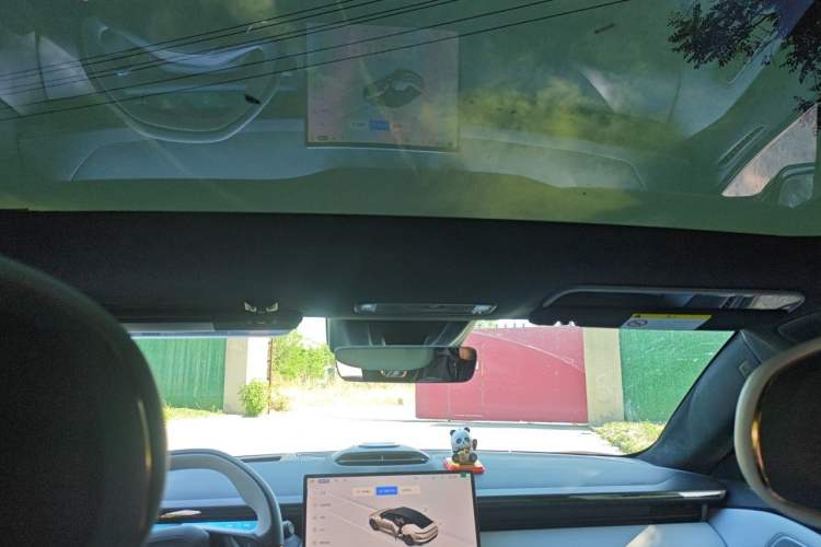 Used Lynk & Co Z10 2025 95 kWh 806 km Range Rear-Wheel Drive Advanced Driver-Assistance System Max Headliner