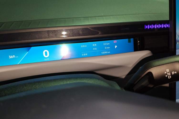 Used Lynk & Co Z10 2025 95 kWh 702 km All-Wheel Drive Intelligent Driving Ultra Instrument Cluster