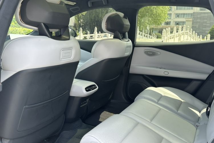 Used Lynk & Co Z10 2025 95 kWh 702 km All-Wheel Drive Intelligent Driving Ultra Interior 1