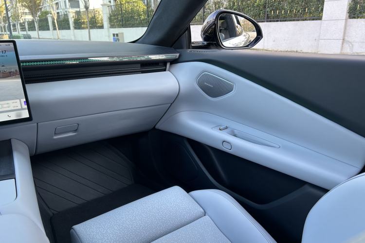 Used Lynk & Co Z10 2025 95 kWh 702 km All-Wheel Drive Intelligent Driving Ultra Interior 13