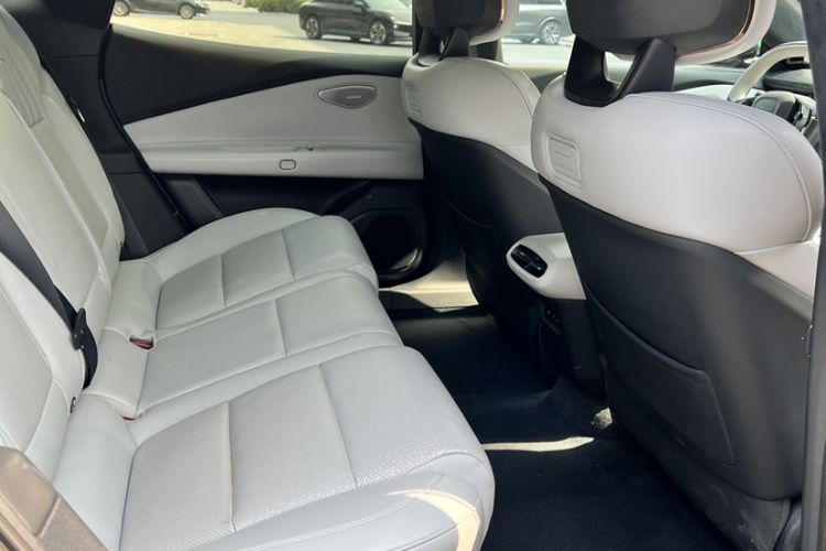 Used Lynk & Co Z10 2025 95 kWh 702 km All-Wheel Drive Intelligent Driving Ultra Interior 2