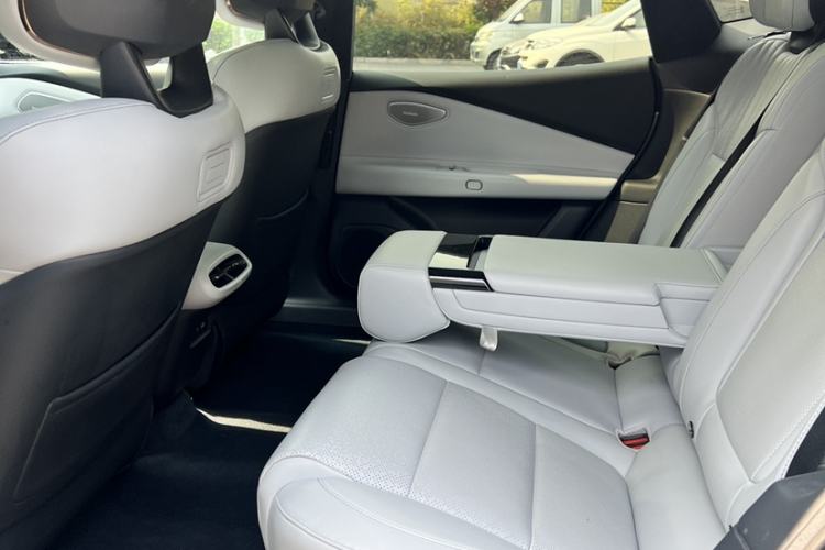 Used Lynk & Co Z10 2025 95 kWh 702 km All-Wheel Drive Intelligent Driving Ultra Interior 3
