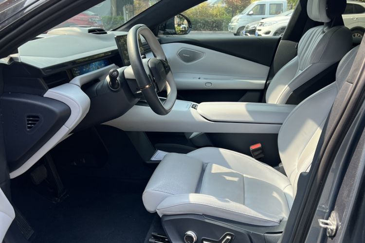 Used Lynk & Co Z10 2025 95 kWh 702 km All-Wheel Drive Intelligent Driving Ultra Interior 5