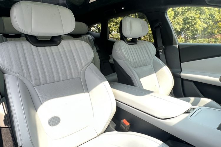 Used Lynk & Co Z10 2025 95 kWh 702 km All-Wheel Drive Intelligent Driving Ultra Interior 7