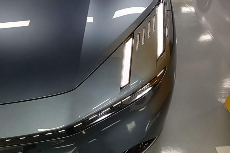 Used Lynk & Co Z10 2025 95 kWh 702 km All-Wheel Drive Intelligent Driving Ultra Left Front Headlight