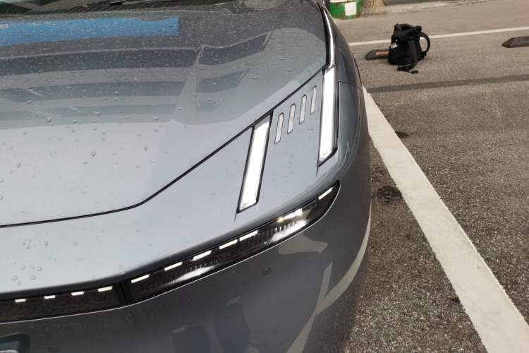 Used Lynk & Co Z10 2025 95 kWh 702 km All-Wheel Drive Intelligent Driving Ultra Left Front Headlight