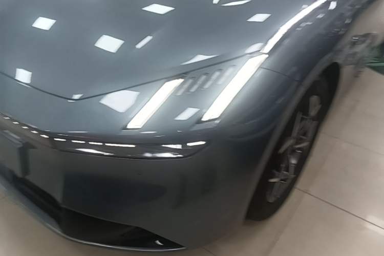 Used Lynk & Co Z10 2025 95 kWh 766 km Range Rear-Wheel Drive Max Left Front Headlight