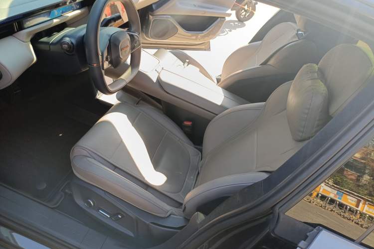 Used Lynk & Co Z10 2025 95 kWh 806 km Range Rear-Wheel Drive Advanced Driver-Assistance System Max Left Front Seat