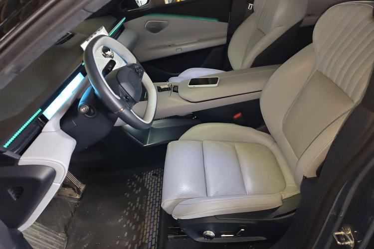 Used Lynk & Co Z10 2025 95 kWh 702 km All-Wheel Drive Intelligent Driving Ultra Left Front Seat